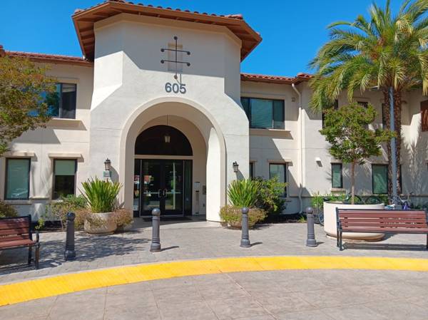 Listing photo 1 of 5