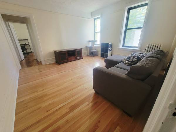 Listing photo 1 of 5