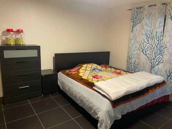 Listing photo 1 of 3