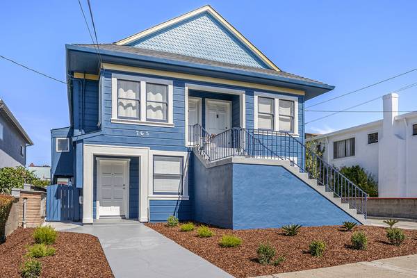 Listing photo 1 of 5