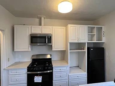 Listing photo 1 of 4