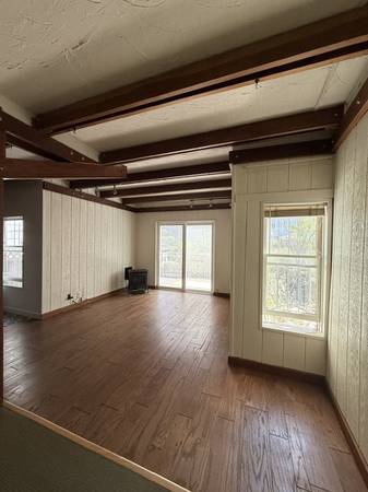 Listing photo 1 of 3