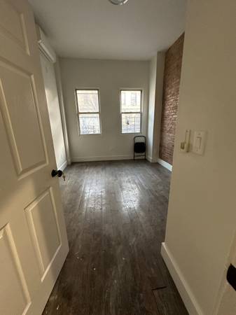 Listing photo 1 of 5