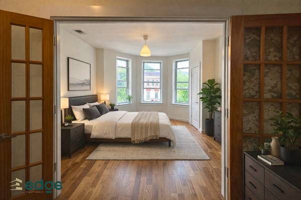 Listing photo 1 of 5