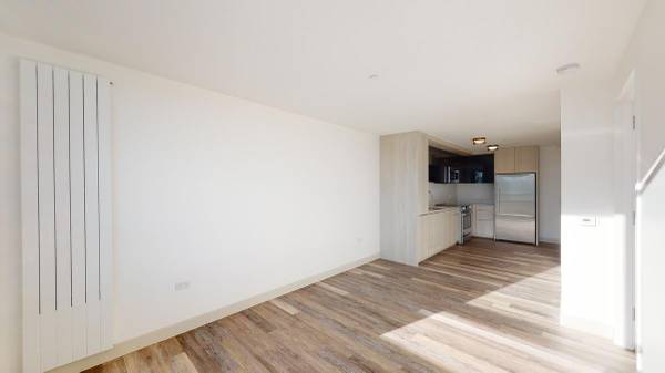 Listing photo 1 of 5