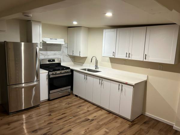 Listing photo 1 of 5