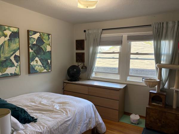 Listing photo 1 of 5