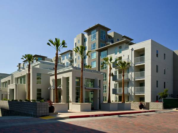 Listing photo 1 of 5