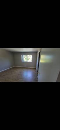 Listing photo 1 of 3