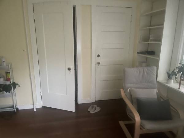 Listing photo 1 of 5