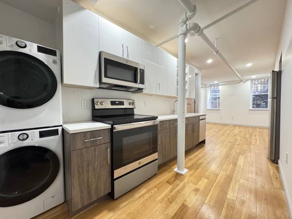 Listing photo 1 of 5