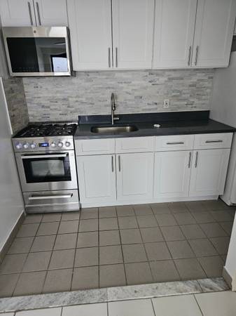 Listing photo 1 of 4