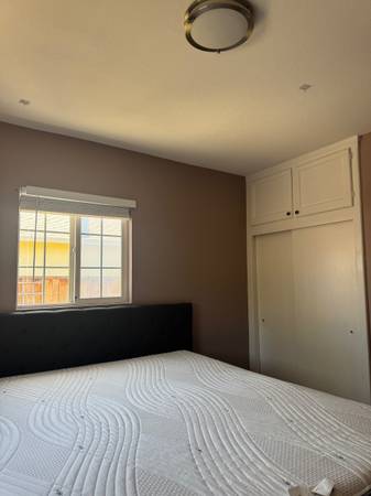 Listing photo 1 of 4