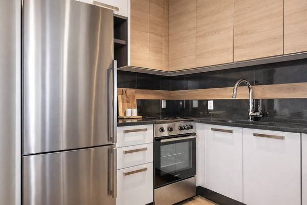 Listing photo 1 of 5