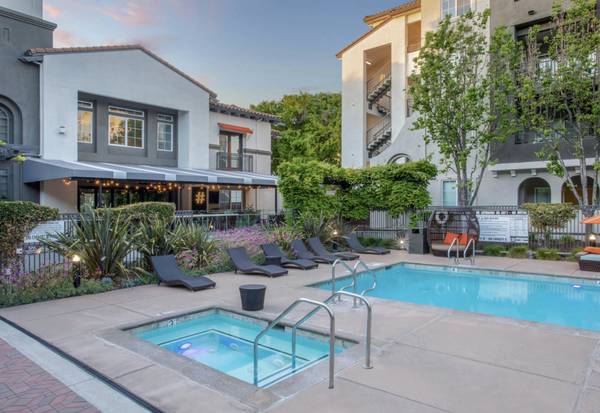 Listing photo 1 of 5