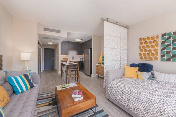 Listing photo 1 of 5