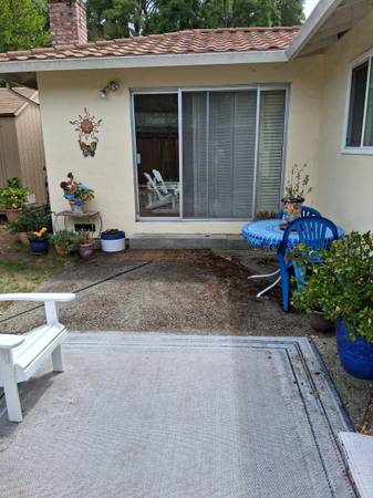 Listing photo 1 of 5