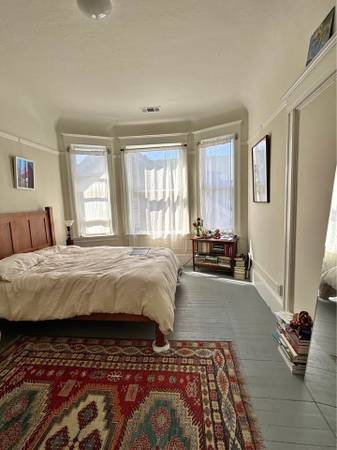 Listing photo 1 of 4