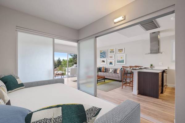 Listing photo 1 of 5