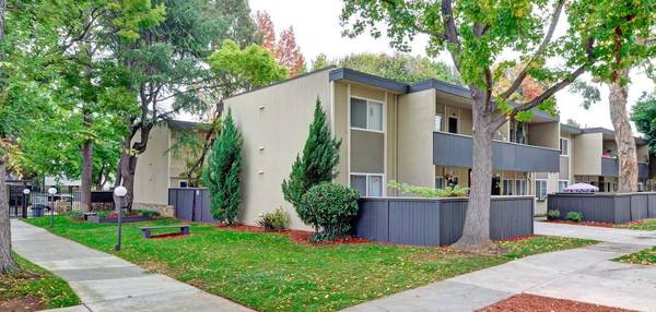 Listing photo 1 of 5