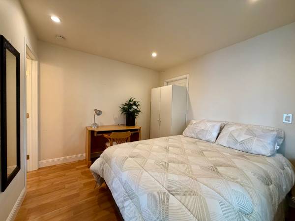 Listing photo 1 of 3