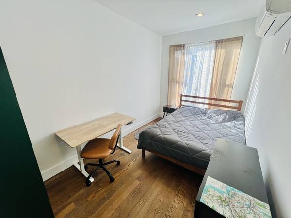 Listing photo 1 of 5