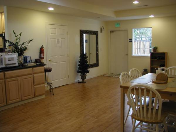 Listing photo 1 of 5