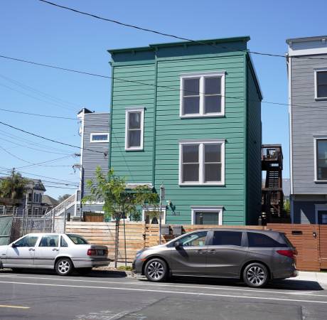 Listing photo 1 of 5