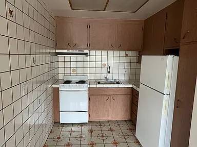 Listing photo 1 of 5