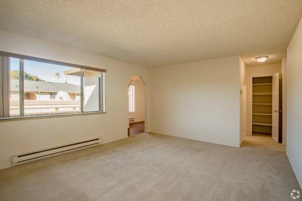 Listing photo 1 of 5