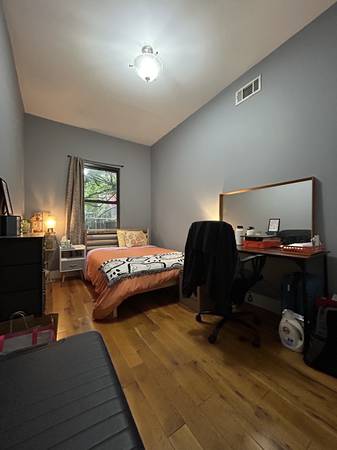 Listing photo 1 of 5