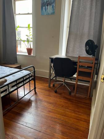 Listing photo 1 of 4