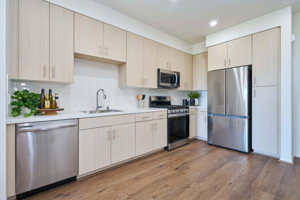 Listing photo 1 of 2