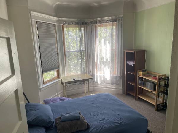 Listing photo 1 of 5