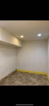 Listing photo 1 of 2