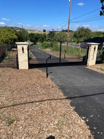 Listing photo 1 of 5