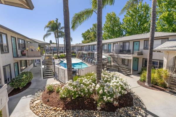 Listing photo 1 of 5