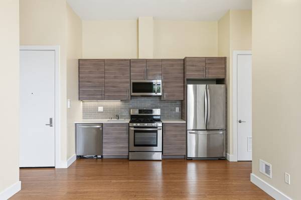 Listing photo 1 of 5