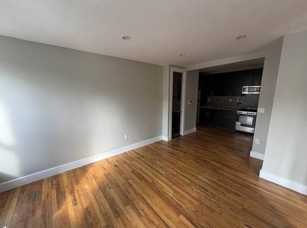 Listing photo 1 of 5