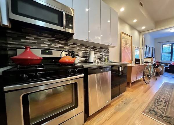 Listing photo 1 of 5