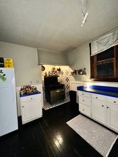 Listing photo 1 of 4