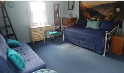 Listing photo 1 of 5