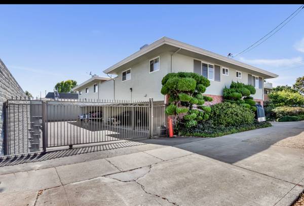 Listing photo 1 of 5