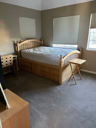 Listing photo 1 of 3