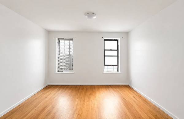 Listing photo 1 of 5