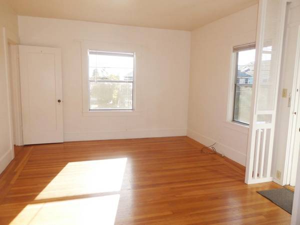 Listing photo 1 of 5