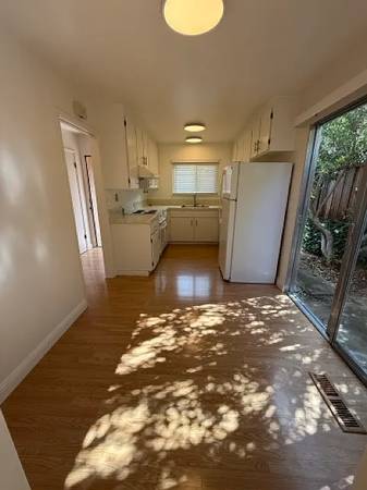 Listing photo 1 of 4