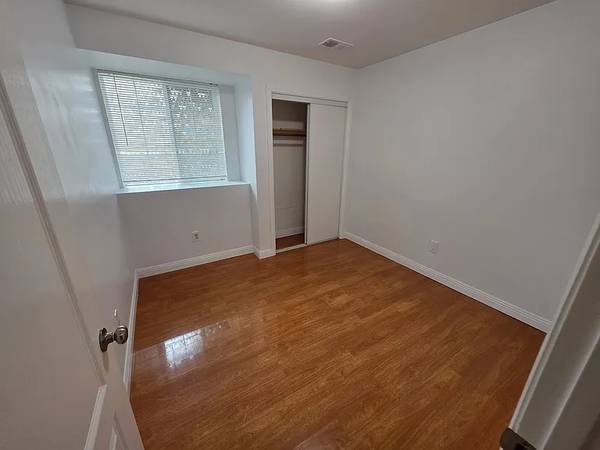 Listing photo 1 of 3