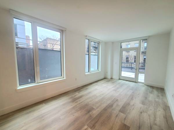 Listing photo 1 of 5