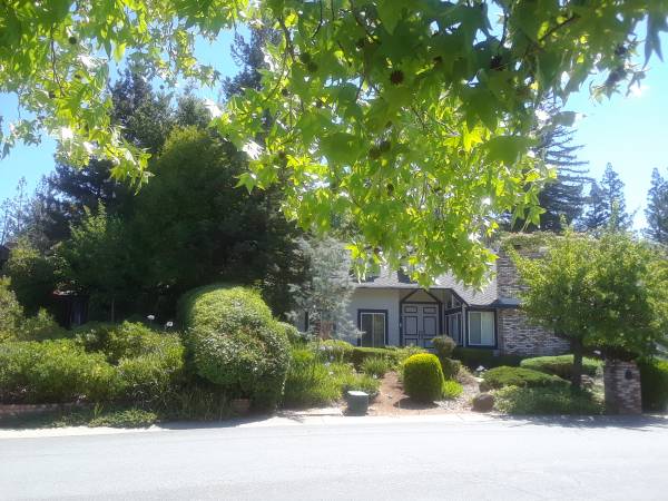 Listing photo 1 of 5